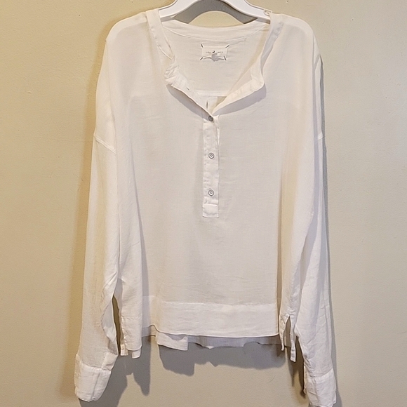 Lou & Grey Tops - ❤️ NWOT! LOU & GREY COTTON HALF BUTTON TOP, MEDIUM
